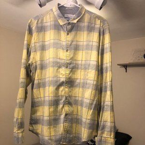 CALVIN KLEIN BUTTON UP SHIRT - LARGE - YELLOW GRAY PLAID